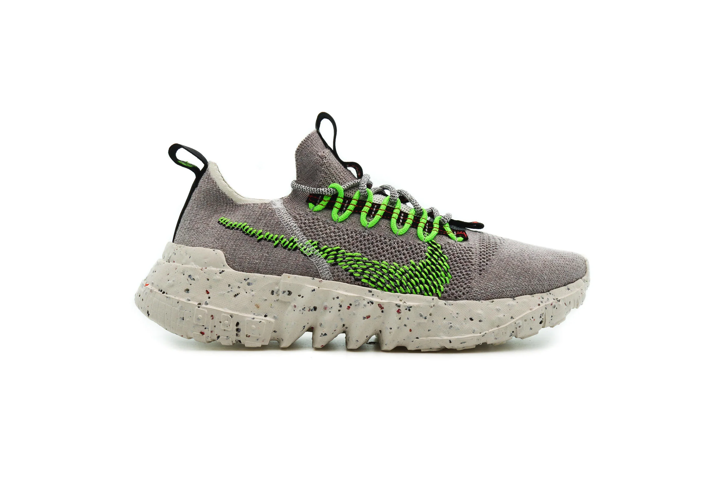 Nike SPACE HIPPIE 01