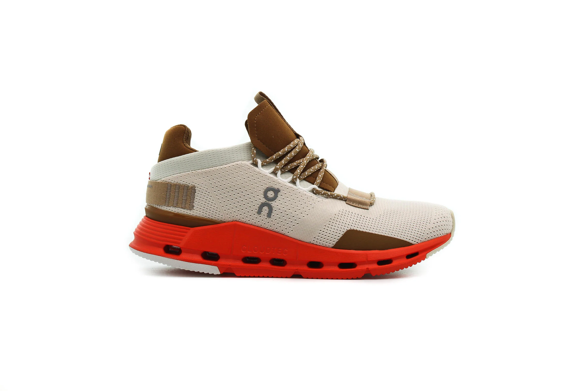 ON Running WMNS CLOUDNOVA "PEARL"